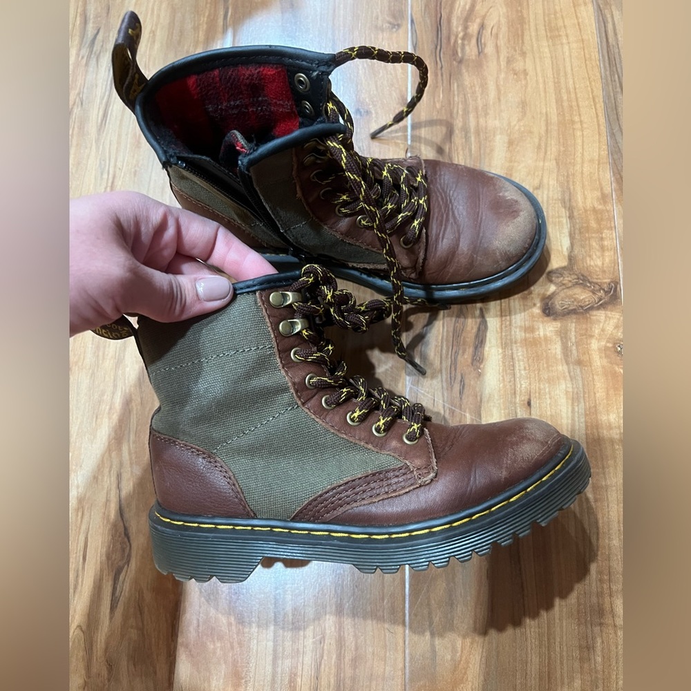 Boys Dr. Martens size 1